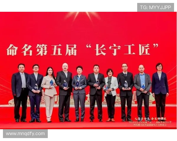 朱旭航:探索科技前沿与人文精神的交汇之旅 朱旭航:探索科技前沿与人文精神的交汇之旅