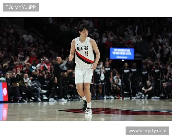 马刺与勇士G4激战正酣谁能在季后赛中逆袭晋级决赛