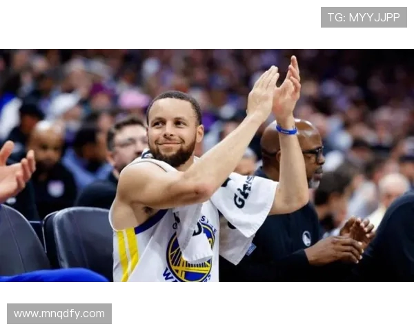 黄蜂对阵勇士库里单节爆发展现超级球星风采引发球迷热议